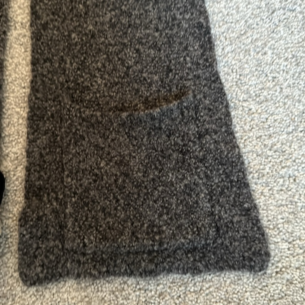 Eileen Fisher Winter Scarf - Marbled Gray with pockets - Picture 4 of 4